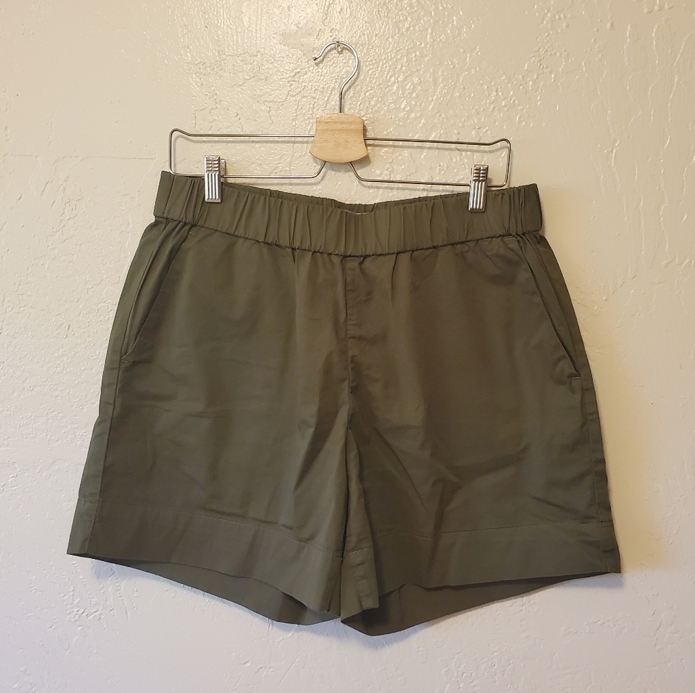 Everlane Easy Short in Olive